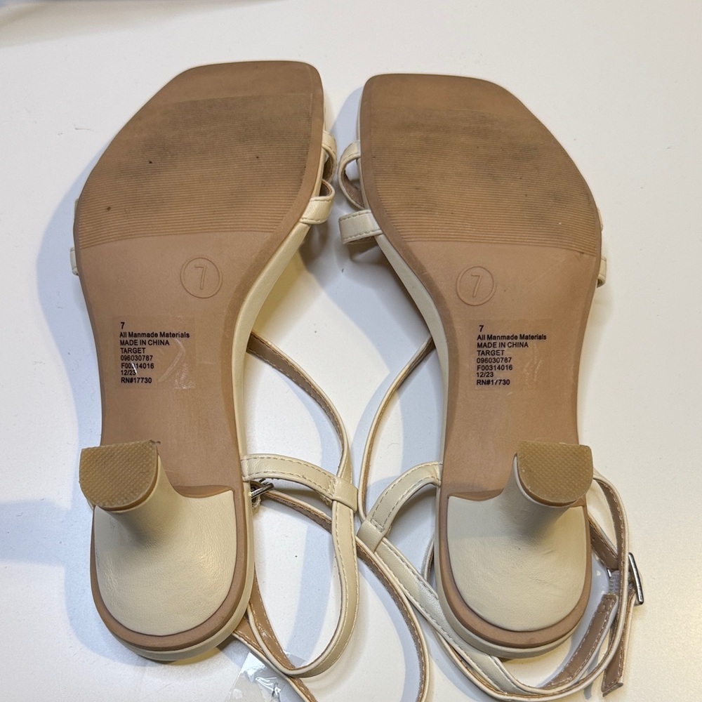 A New Day Women's Beige Strappy Sandals size 7 - Picture 4 of 6